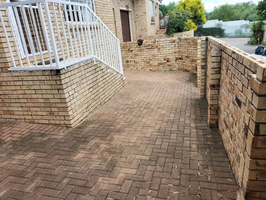 3 Bedroom Property for Sale in Pentagon Park Free State